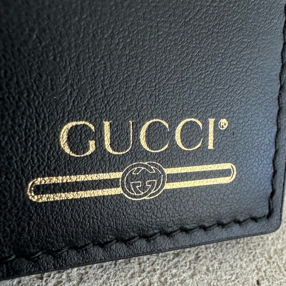 GUCCI Black Leather Bifold Wallet Gold Logo Gift Ready - Picture 2 of 8